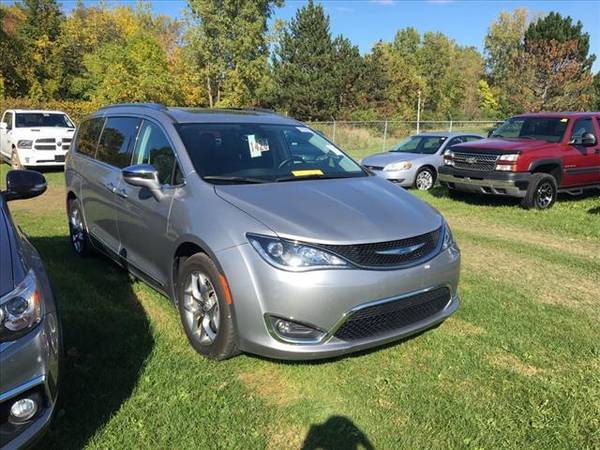 2018 Chrysler Pacifica Limited - mini-van for sale in Grand Blanc, MI – photo 3