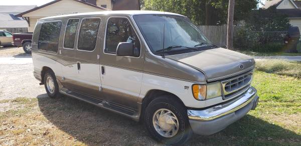 Ford Conversion Van for sale in Taylorville, IL – photo 2