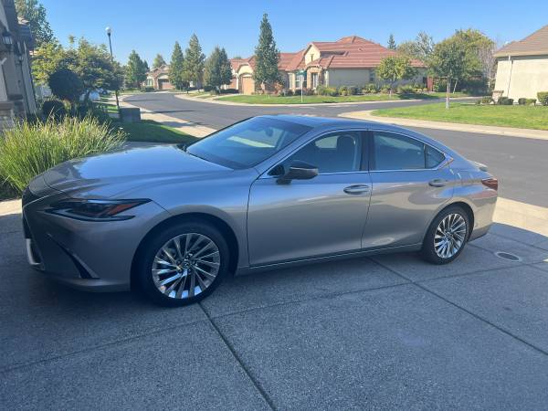 2021 Lexus ES350 Ultra Lux - Showroom condition - 2800 miles - cars for sale in Roseville, CA