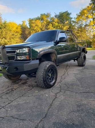LIFTED CUSTOM CHEVY for sale in Flushing, MI