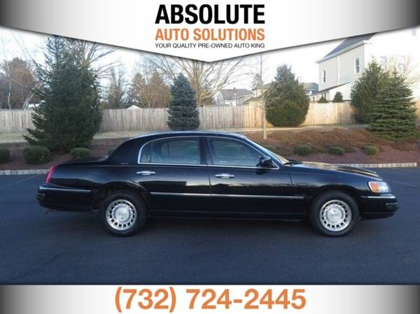 2000 Lincoln Town Car Executive 4dr Sedan - - by for sale in Hamilton, NY – photo 4