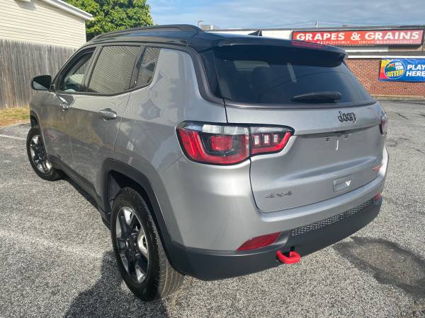 2018 Jeep Compass Trailhawk 4x4 30k miles Clean title for sale in Baldwin, NY – photo 4