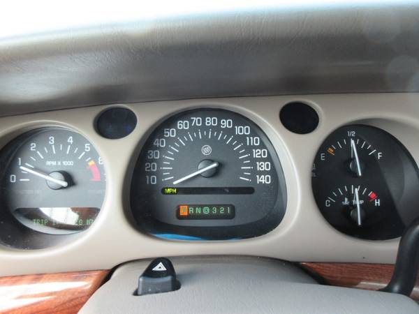2001 Buick LeSabre - Automatic/Wheels/Leather/Low Miles - 59K!! for sale in Des Moines, IA – photo 15