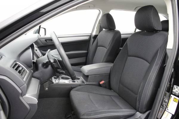 2016 Subaru Outback 2.5i hatchback Crystal Black Pearl for sale in Villa Park, IL – photo 2