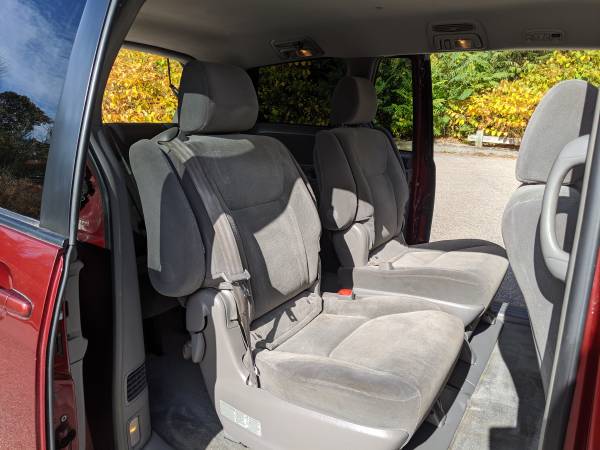 2006 Toyota Sienna XLE Minivan - SEATS 7! for sale in Griswold, CT – photo 14