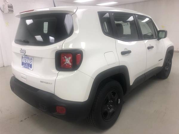 2019 JEEP RENEGADE. SPORT PACKAGE. LIKE BRAND NEW! LOCAL TRADE. for sale in Saint Marys, OH – photo 2