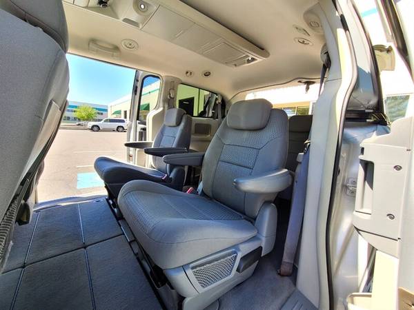 2010 Chrysler Town & Country Touring Minivan/7-passenger/90k MLS for sale in Portland, OR – photo 15