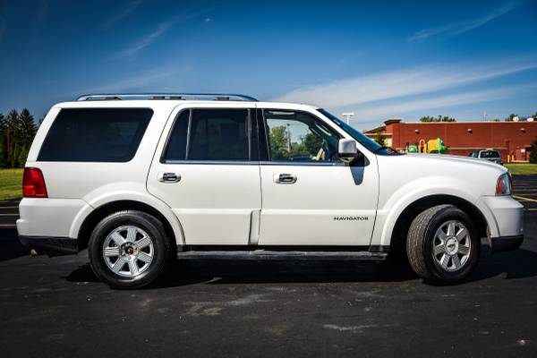 2005 LINCOLN NAVIGATOR 4X4 SUNROOF LEATHER TV/DVD 3RD ROW $3995 CASH for sale in REYNOLDSBURG, OH – photo 3