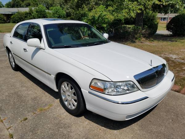80K MILES 2006 LINCOLN TOWN CAR SIGNATURE LIMITED for sale in Biloxi, MS