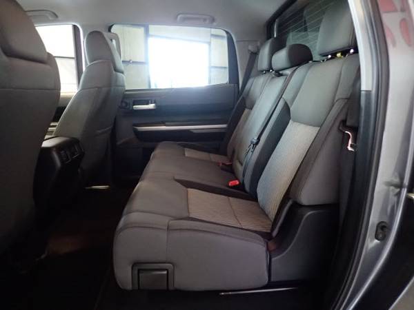 2017 Toyota Tundra 4WD 4x4 SR5 4dr CrewMax Cab Pickup SB (5.7L V8), Dk for sale in Gretna, NE – photo 17