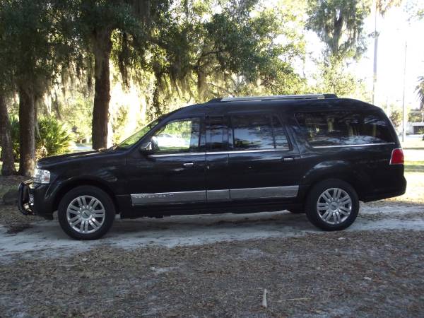 2014 Lincoln Navigator 4x4 Limo 3600 miles - - by for sale in Other, FL – photo 2
