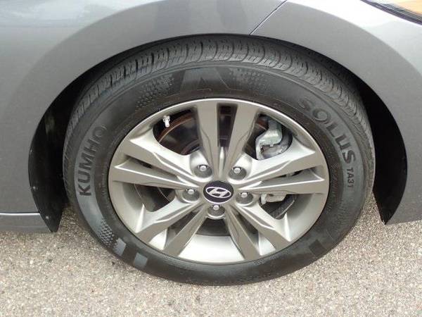2018 Hyundai Elantra sedan SEL (Galactic Gray) GUARANTEED for sale in Sterling Heights, MI – photo 10