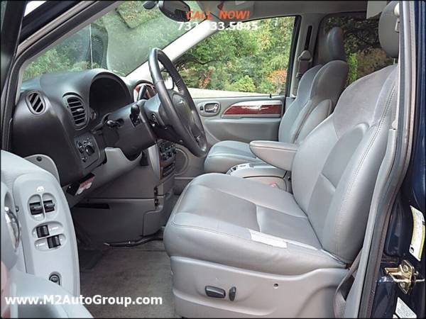 2006 Chrysler Town & Country Limited 4dr Extended Mini Van w/ Power... for sale in East Brunswick, NY – photo 16