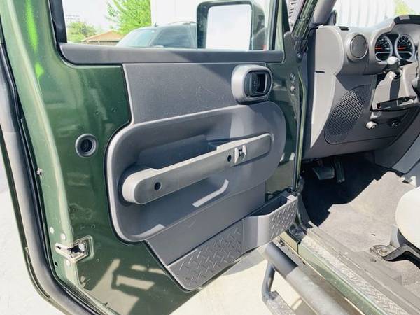2008 Jeep Wrangler Unlimited Rubicon Sport Utility 4D - Guaranteed Cre for sale in Wasco, CA – photo 18