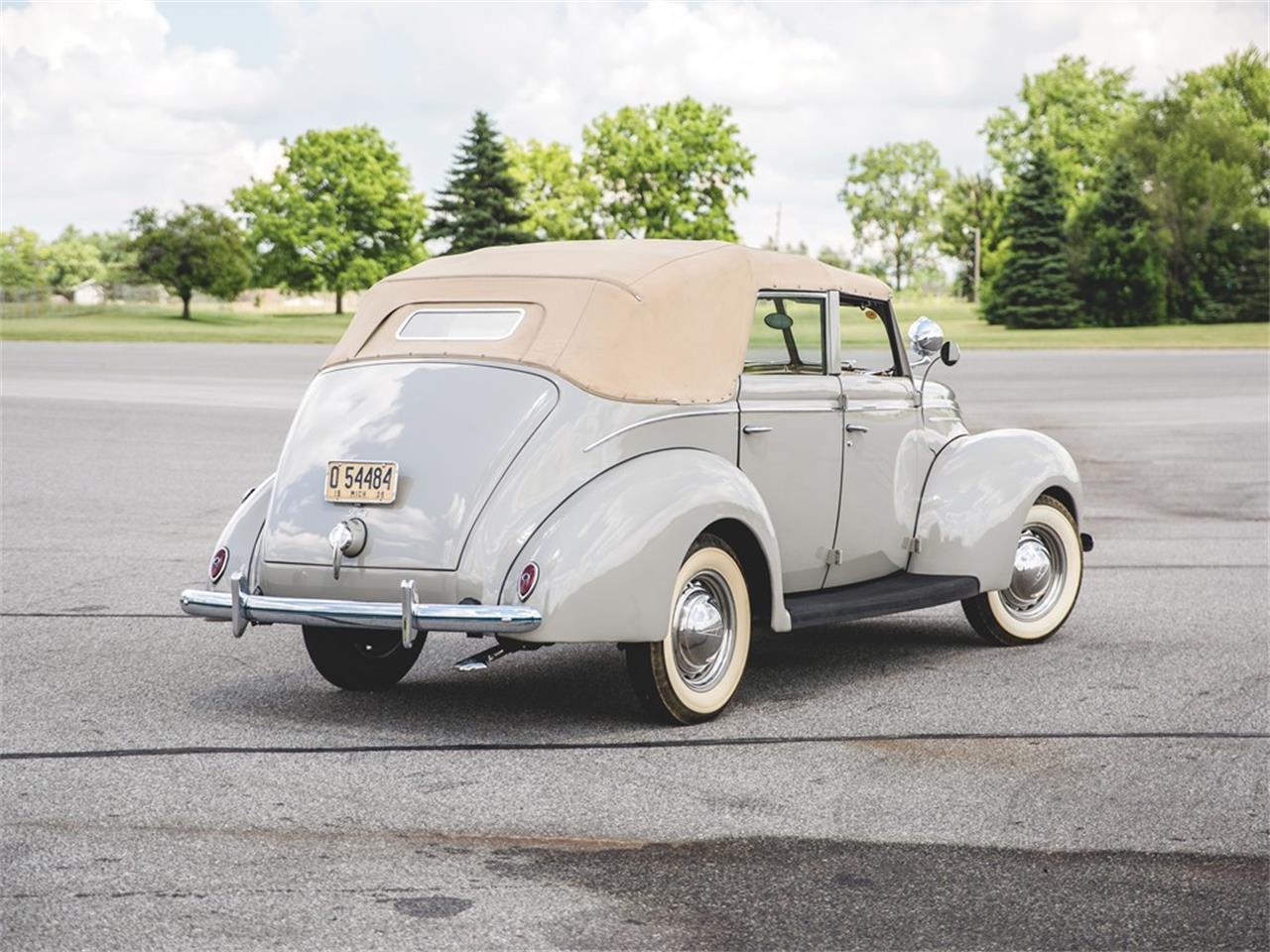 For Sale at Auction: 1939 Ford Deluxe for sale in Auburn, IN – photo 2