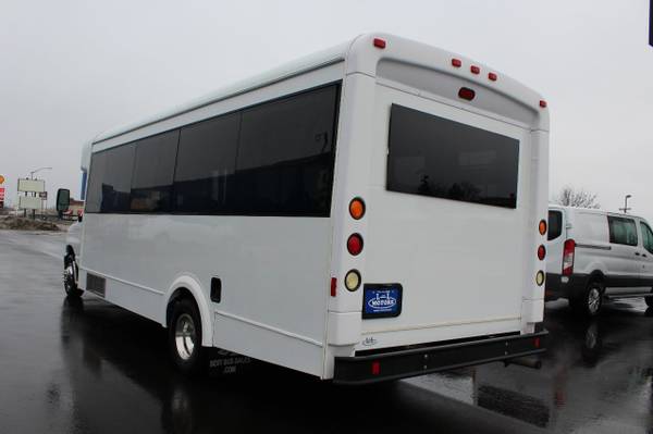 2015 FORD E-SERIES BUS 15 PASSENGER - cars & trucks - by dealer -... for sale in Wisconsin Rapids, IL – photo 4
