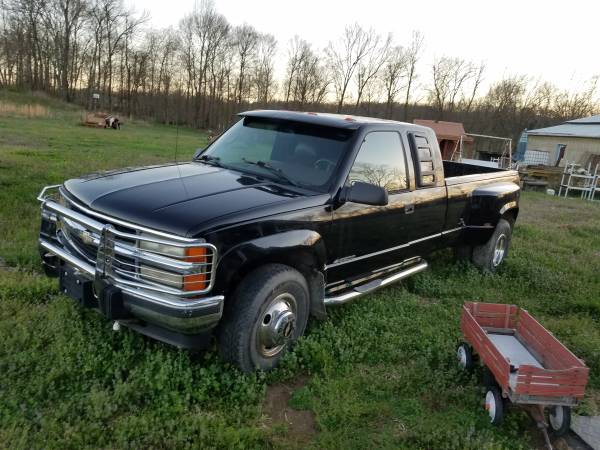 1996 Chevy 1Ton Dually Ext Cab Diesel 6 5 Auto 4X4 LWB - cars & for sale in Westmoreland, TN – photo 2