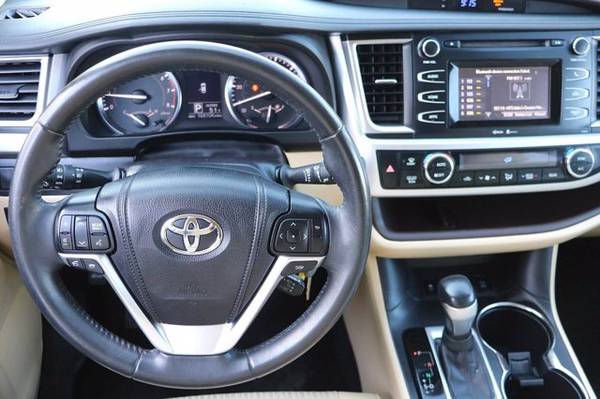 2015 Toyota Highlander LE Plus hatchback White - - by for sale in Nampa, ID – photo 16