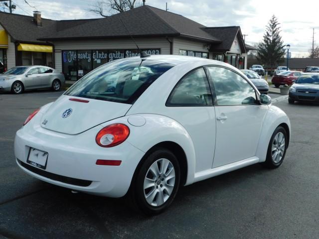 2009 Volkswagen New Beetle 2.5 for sale in Fishers, IN – photo 7