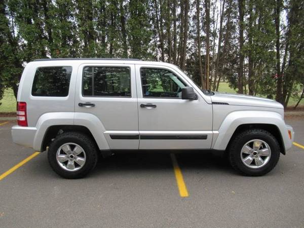 2012 Jeep Liberty Sport 4x4 4dr SUV for sale in Bloomington, IL – photo 2