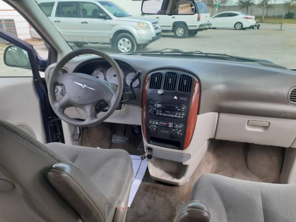 2005 chrysler town&country - cars & trucks - by owner - vehicle... for sale in Fort Worth, TX – photo 18