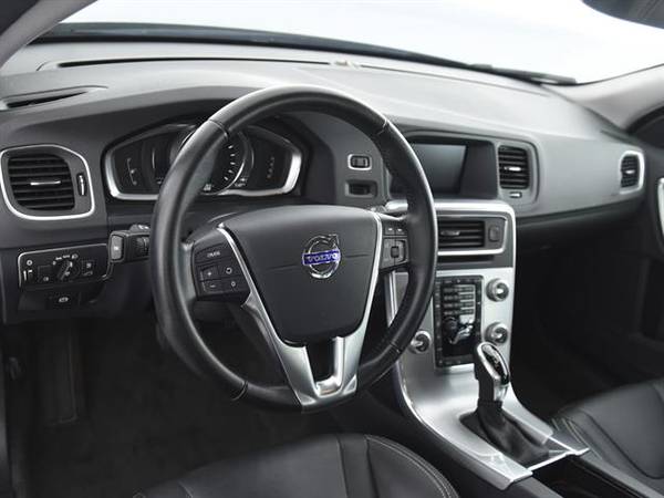2017 Volvo S60 T5 Dynamic Sedan 4D sedan GRAY - FINANCE ONLINE for sale in Memphis, TN – photo 2