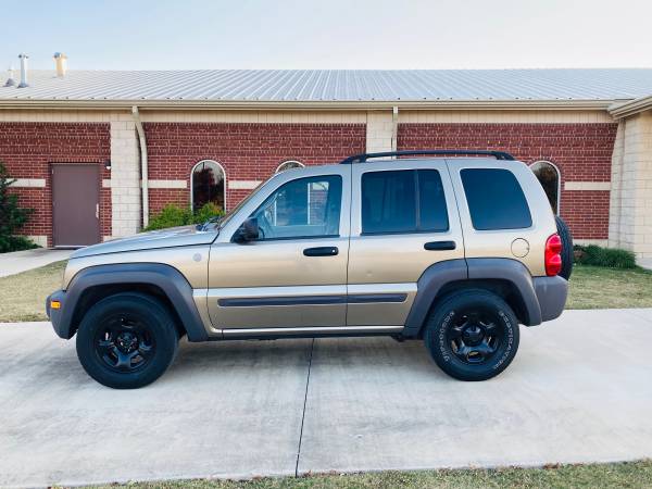 Jeep liberty 4 x 4 - cars & trucks - by owner - vehicle automotive... for sale in Kennedale, TX – photo 8