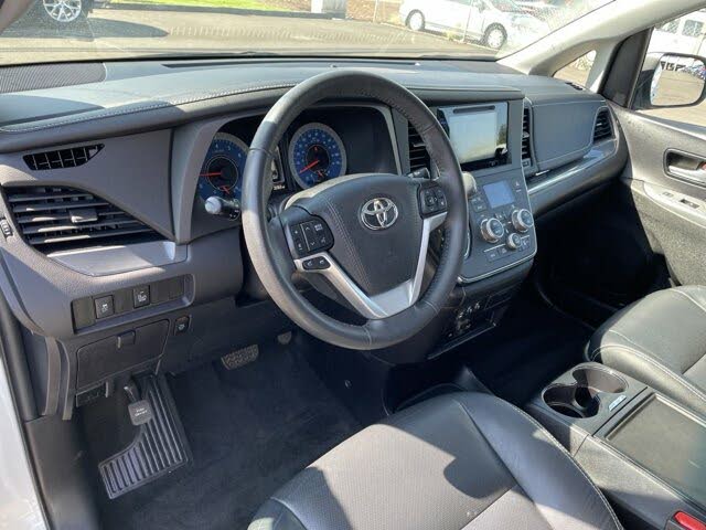 2017 Toyota Sienna SE Premium 8-Passenger FWD for sale in Hillsboro, OR – photo 12