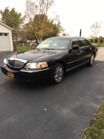 2004 LINCOLN TOWN CAR ULTIMATE for sale in Buffalo, NY – photo 8
