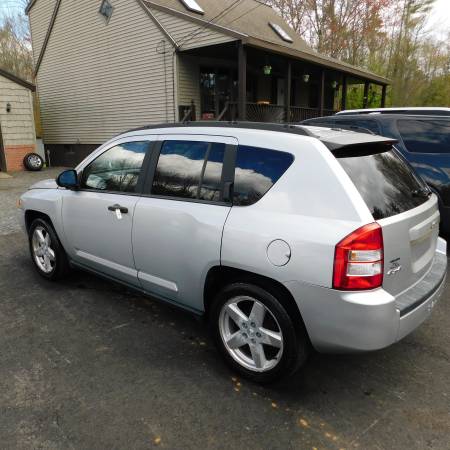2007 Jeep Compass-113k - 4x4 - limited pkg-leather, roof, heat for sale in Lebanon, NH – photo 6