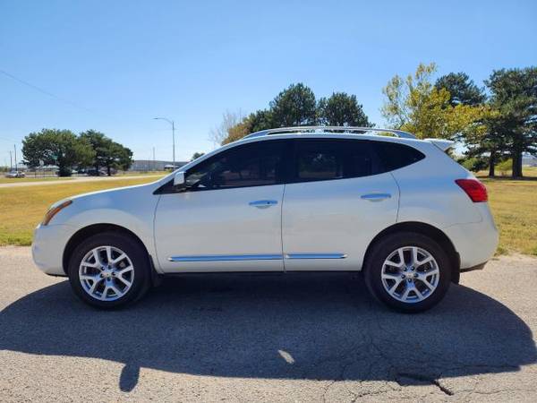 2013 Nissan Rogue SV AWD - - by dealer - vehicle for sale in Wichita, KS – photo 4