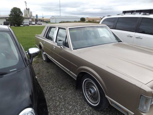 1988 Lincoln Town Car for sale in Vinton, IA – photo 2
