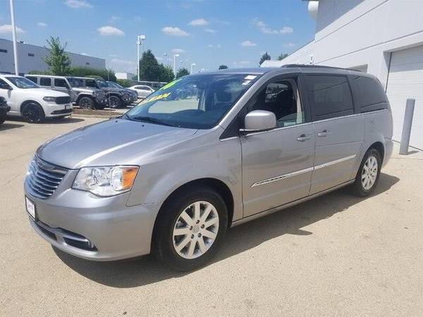 2016 Chrysler Town & Country mini-van Touring $291.25 PER for sale in Naperville, IL – photo 2