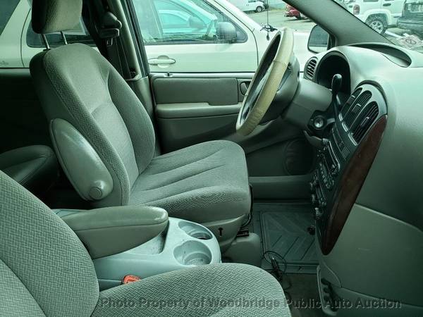 2004 Chrysler Town & Country 4dr LX FWD Gold for sale in Woodbridge, District Of Columbia – photo 4