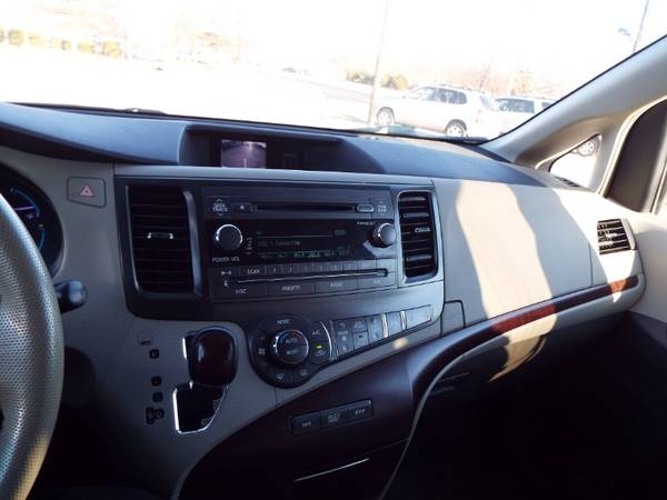 2012 Toyota Sienna XLE AWD 7-Passenger V6 - - by for sale in Wilmington, DE – photo 7
