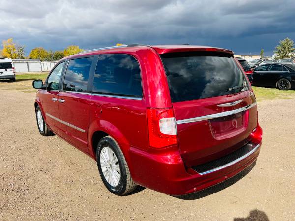 2012 Chrysler Town & Country Limited Dual DVD Stow N Go - cars & for sale in Sioux Falls, SD – photo 8