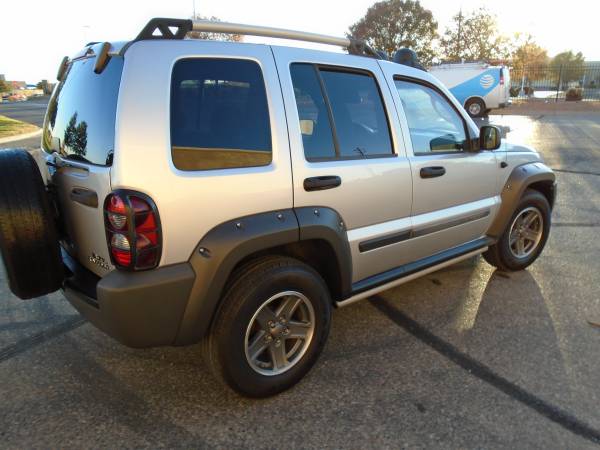 2006 Jeep Liberty Renegade 4X4 - cars & trucks - by owner - vehicle... for sale in Albuquerque, NM – photo 4