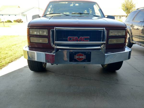 1999 GMC suburban four-wheel drive for sale in Manhattan, KS – photo 2