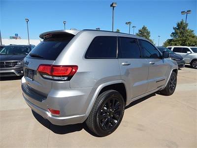 2019 JEEP GRAND CHEROKEE 4WD- ONLY 1200 MILES!! STILL LIKE NEW! for sale in Norman, TX – photo 2