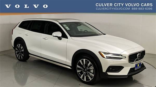 2023 Volvo V60 Cross Country B5 AWD Mild Hybrid Ultimate - cars & for sale in Culver City, CA – photo 2