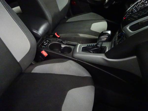 2012 Ford Focus*Heated seats*Aux.*Keyless*www.carkingsales.com -... for sale in West Allis, WI – photo 12