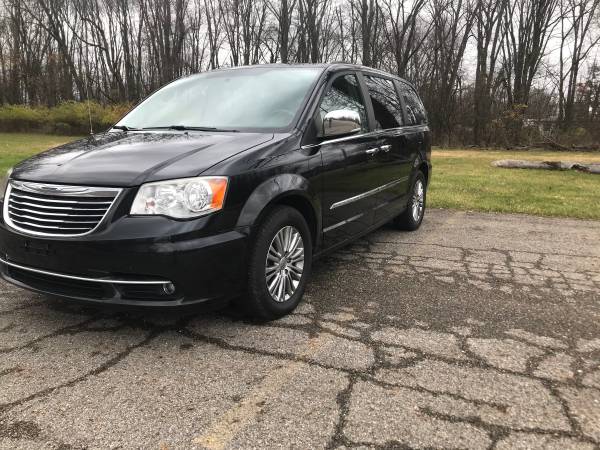 2013 Chrysler town and country - cars & trucks - by dealer - vehicle... for sale in Columbus, OH – photo 6