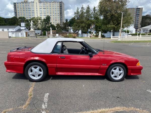 1993 Ford Mustang 2dr GT Convertible -EASY FINANCING AVAILABLE -... for sale in Bridgeport, CT – photo 2