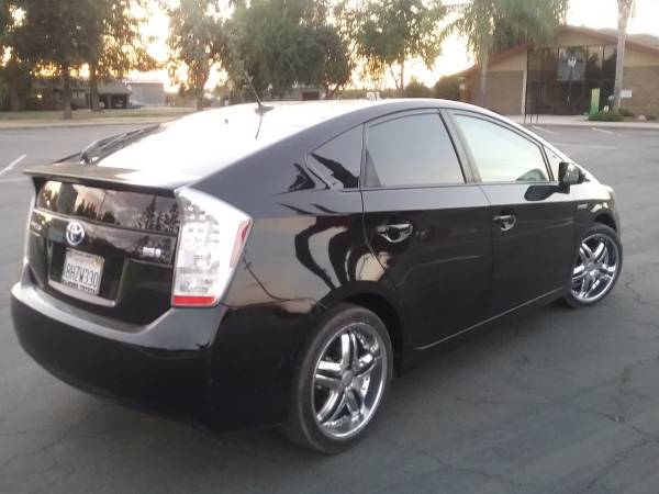 2010 Toyota Prius Hybird IV SUPER GAS SAVER 55 MPG/62 MPG, LOW MILES for sale in Porterville, CA – photo 3