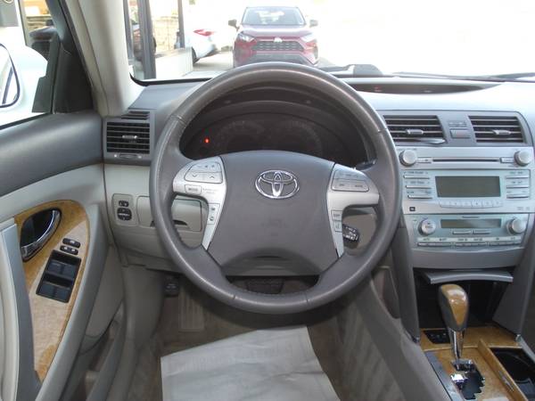 2007 Toyota Camry XLE V6 Sunroof Htd Leather Bluetooth Loaded - cars for sale in Des Moines, IA – photo 11
