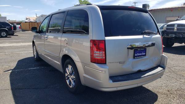 2008 Chrysler Town & Country - - by dealer - vehicle for sale in Fallon, NV – photo 6