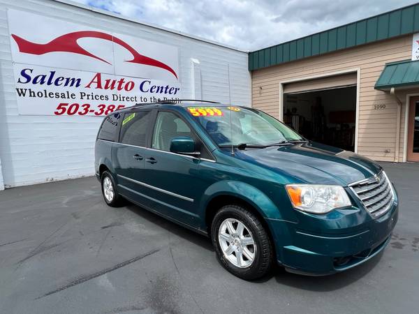 2009 CHRYSLER TOWN & COUNTRY TOURING ED - - by for sale in Salem, OR – photo 4