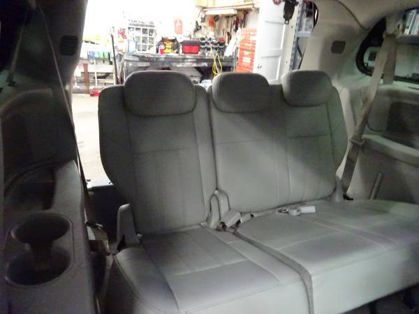 2008 Chrysler Town & Country*Walter P Touring*DVD/TV*Back up... for sale in West Allis, WI – photo 11