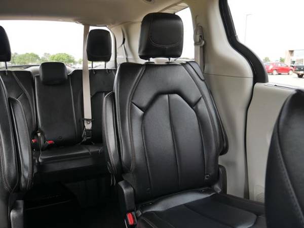 2019 Chrysler Pacifica Touring L for sale in Hudson, MN – photo 22