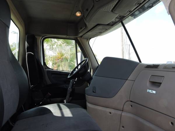 2011 FREIGHTLINER CASCADIA DAYCAB DD13 with for sale in Grand Prairie, TX – photo 19